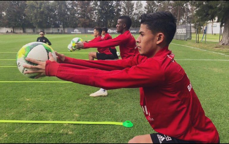 Las imágenes de Cálix entrenando con Atlas se han vuelto virales en Honduras. TWITTER/@atlasfc