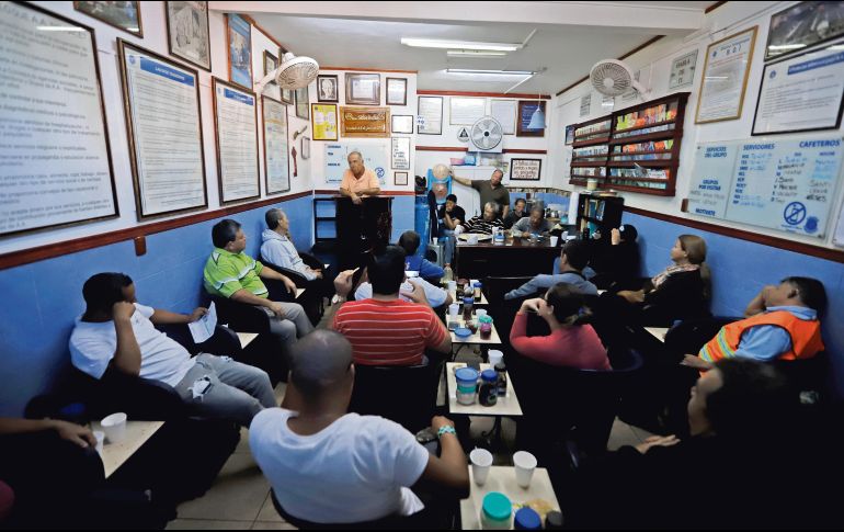 Diciembre es un mes particularmente complicado para hacer frente al alcoholismo. Por eso los grupos de ayuda resultan un apoyo invaluable. EL INFORMADOR / F. Atilano