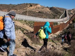Trump exige de que el proyecto de presupuestos incluya una partida de más de cinco mil millones de dólares para el muro fronterizo. AFP / G. Arias