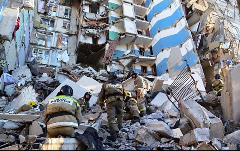  El servicio de prensa del gobierno de Chelyabinsk indicó que los trabajos de rescate continuarán ininterrumpidamente durante la noche ya que fue resuelto el problema de iluminación nocturna. EFE/ ESPECIAL