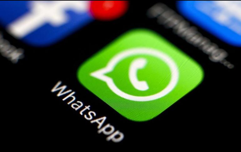 El nuevo año está por llegar y con él una serie de felicitaciones y mensajes a través de los diversos medios digitales como WhatsApp, lo cual puede provocar una saturación en el servicio. EFE / ARCHIVO