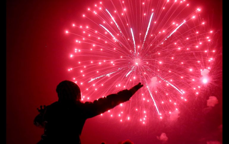 Imagen de la celebración de Año Nuevo, en Pakistán. EFE / S. Akber