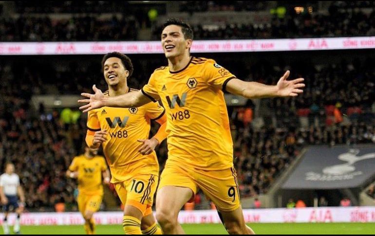 Jiménez fue un elemento fundamental para la victoria ante el Tottenham Hotspur como visitantes. TWITTER / @Raul_Jimenez9