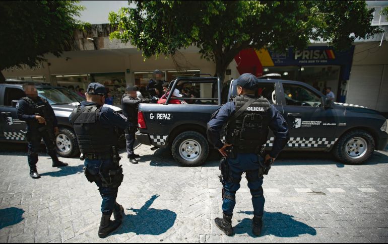 Para cubrir todas sus necesidades, cientos de policías utilizan sus días libres para dedicarse a otra actividad que les genere ingresos. EL INFORMADOR / F. Atilano