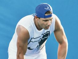 El tenista español realiza una sesión de entrenamiento previo al anuncio de su retiro del torneo. EFE /