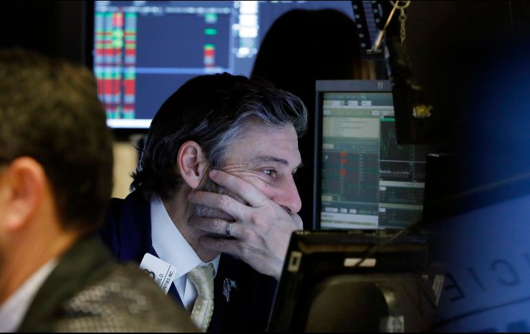El S&P 500 bajó 62 puntos o 2.5%, hasta 2,447. AP / R. Drew