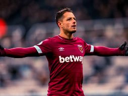 ''Es imposible que brindemos por eso, tiene una gran trayectoria ('Chicharito') pero nos gustan más los delanteros que tenemos'', dijo el estratega del Valencia. TWITTER / @CH14_
