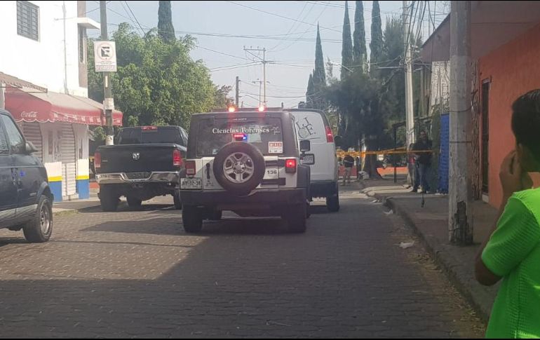 Los paramédicos que atendieron el reporte confirmaron la muerte de un joven de 22 años de edad. EL INFORMADOR