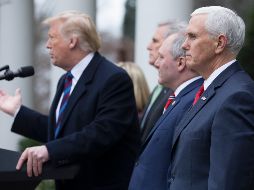 Donald Trump anunció el retiro de las tropas estadounidenses desplegadas en Siria, lo que generó críticas polarizadas. EFE/M. Reynolds