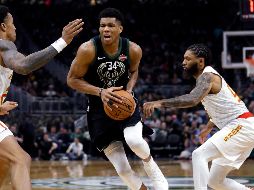Milwaukee (27-10) ostenta la mejor foja de la NBA y ganó por novena ocasión en 10 compromisos. AP / A. Gash