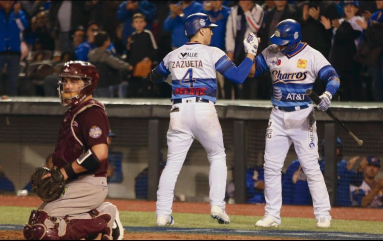 Zazueta supo aprovechar que Charros tenía la casa llena. EL INFORMADOR / F. Atilano