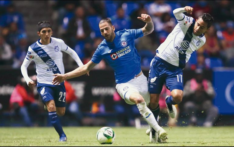 Cruz Azul generó poco sobre la cabaña del Puebla, por lo que tuvo que conformarse con arrancar el certamen con un punto en la bolsa. MEXSPORT