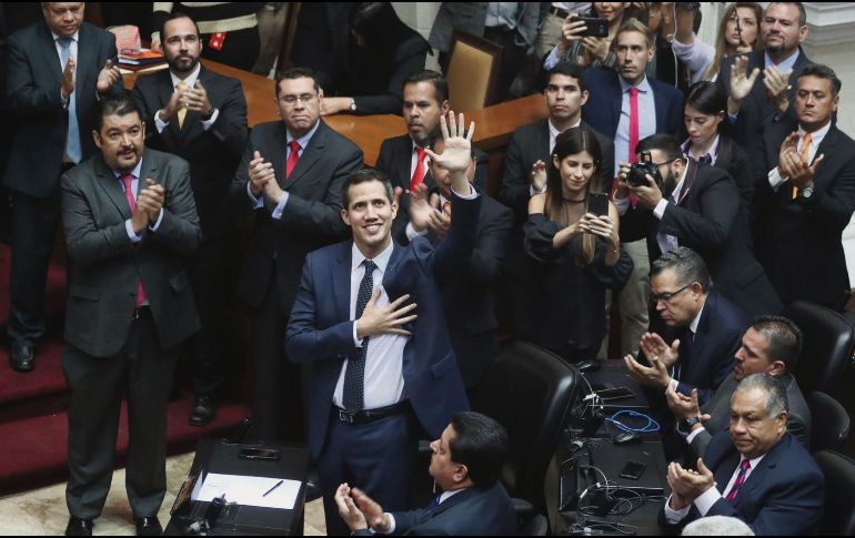 Juan Guaidó, del partido Voluntad Popular, celebra su nombramiento como presidente de la Asamblea Nacional. EFE