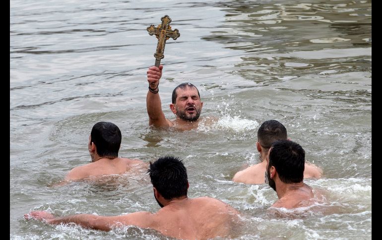 En aguas del río Bósforo en Estambul, Turquía.