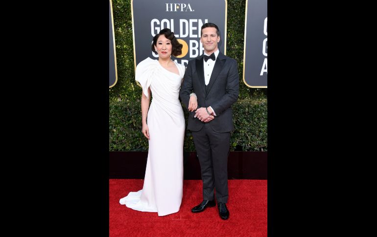 Sandra Oh y Andy Samberg, los conductores de la ceremonia.