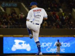 Un wild pitch de Yoanner Negrín provocó la carrera que definió el partido. FACEBOOK/YaquisdeObregon