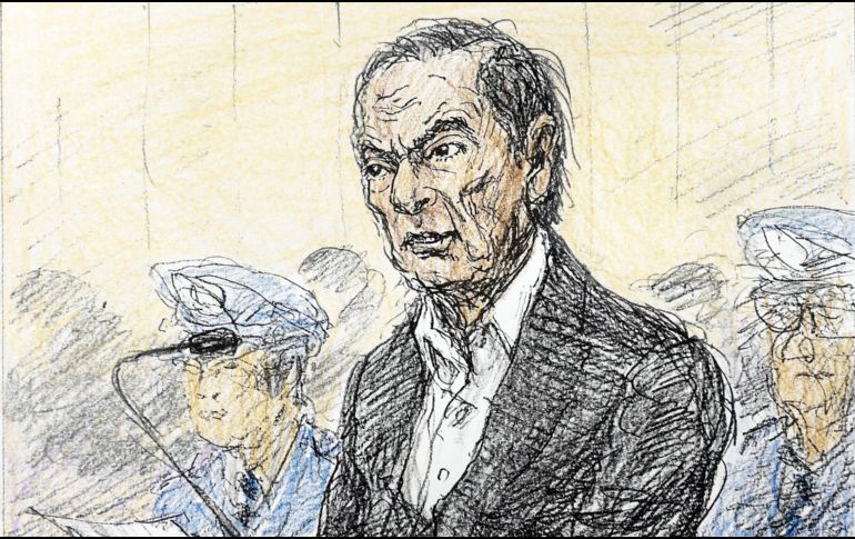 Ghosn, de 64 años, se presentó en una sala de los tribunales de Tokio esposado, con traje oscuro, camisa blanca y sin corbata. AP/N. Katsuyama