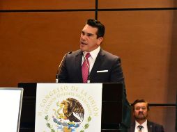 En el artículo 21 pretenden dejar claro que la Guardia Nacional es de carácter civil, al incluirla como una institución de seguridad pública; y especifican que deberá coordinarse con el Ministerio Público y las instituciones policiales de los tres niveles. TWITTER / @alitomorenoc