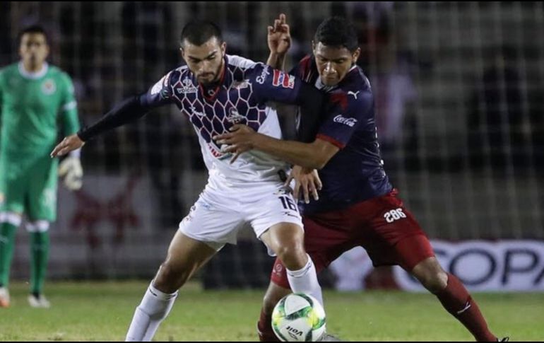 El partido entre Chivas y Cimarrones tuvo la particularidad de enfrentar a 22 mexicanos, pues ambos equipos tienen como política sólo alinear nacionales. INSTAGRAM/Chivas