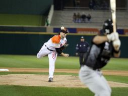 Dennis O´Grady cargó con la derrota y eliminación luego de cinco asaltos y un tercio en los que permitió cuatro hits y dos anotaciones. FACEBOOK/ClubNaranjeros