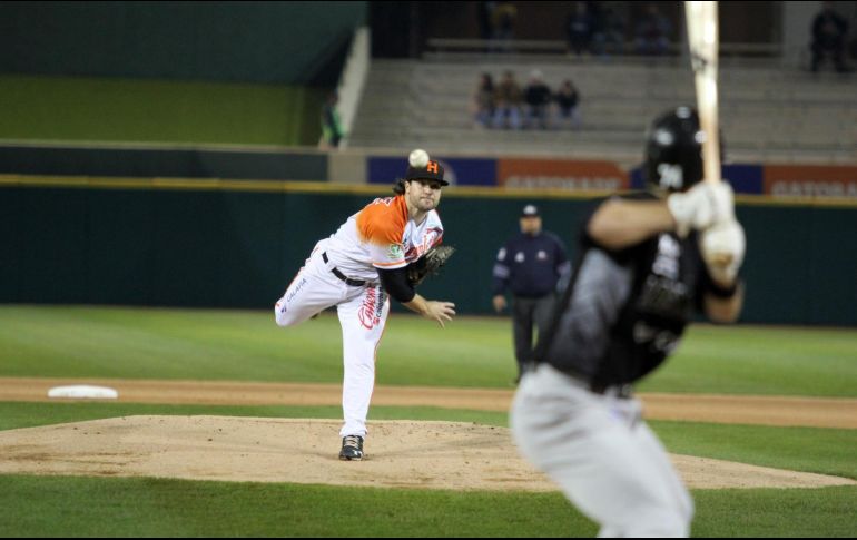 Dennis O´Grady cargó con la derrota y eliminación luego de cinco asaltos y un tercio en los que permitió cuatro hits y dos anotaciones. FACEBOOK/ClubNaranjeros