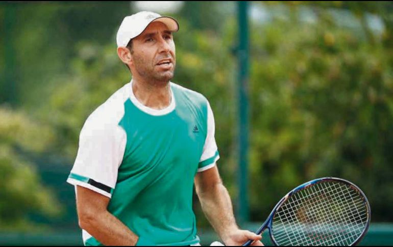 Santiago González quedó fuera a las primeras de cambio. AFP