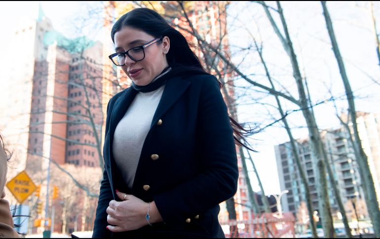 Emma Coronel se encontraba entre el público en el juicio cuando testificó el agente, Stephen Marston. AFP / J. Eisele