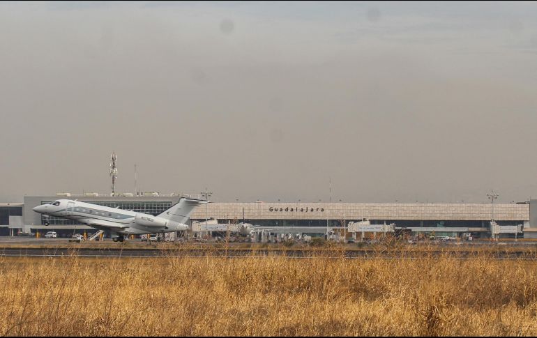 Aeropuertos y Servicios Auxiliares (ASA) son los responsables del suministro del combustible que utilizan las aeronaves. EL INFORMADOR / ARCHIVO