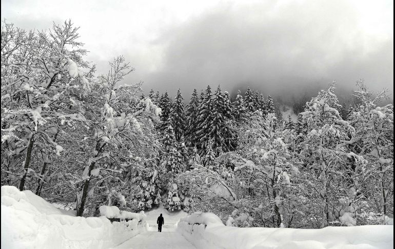 Una zona montañosa luce cubierta de nieve en Obertauern, Austria. AFP/APA/H. Schneider