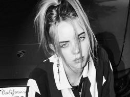 Eilish interpreta su visión como espectadora al integrar un párrafo describiendo su sentir de ver la película 