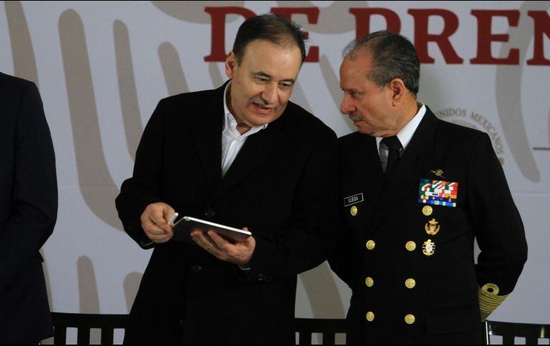 Durazo (i) también informa que el Presidente ha estado al tanto de las audiencias públicas que se han llevado a cabo esta semana en el Congreso de la Unión. NTX / O. Ramírez