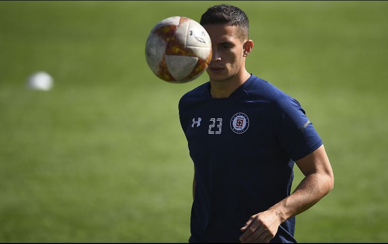 Mientras Cruz Azul y Boca Juniors acuerdan la cantidad exacta para que el jugador firme con los xeneizes, seguirá entrenando con La Máquina. MEXSPORT / ARCHIVO