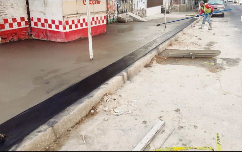 La intervención de banquetas se encuentra a 90% de avance.  EL INFORMADOR / R. Rivas