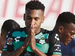El ecuatoriano y los Santos tratarán de ganar en la presentación ante su gente. MEXSPORT