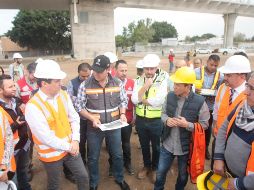 En el recorrido por las obras de la Línea 3, participaron autoridades municipales de Guadalajara y del gobierno del estado. NTX / ESPECIAL
