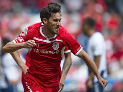 Santiago García, de Toluca, celebra tras abrir el marcador al 43'. MEXSPORT/O. Aguilar