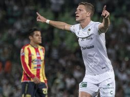 Un disparo fuerte y colocado de Julio Furch fue suficiente para que el cuadro de Santos lograra sumar sus primeros tres puntos. MEXSPORT / E. Terrazas