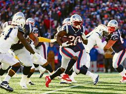 Sony Michel fue el caballito de batalla de los Patriots, al correr para 126 yardas y tres anotaciones. AFP / M. Meyer