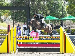 Arturo Parada se llevó la libre con obstáculos a 1.30 metros de altura montando a “Quarette La Cuadra”. EL INFORMADOR / A. Camacho