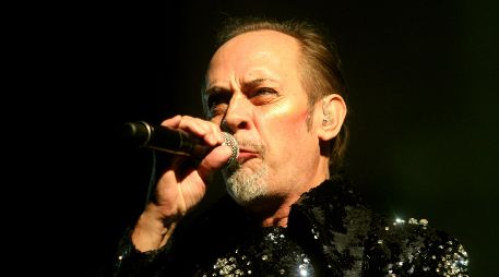 La gótica noche de Peter Murphy en el Teatro Diana