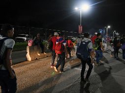 La caravana, compuesta por unas 500 personas, se pone en movimiento. AFP/O. Sierra