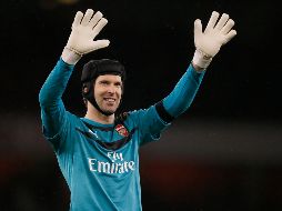 Además de una carrera llena de títulos y records, Petr Cech es célebre por su casco de rugby. AP