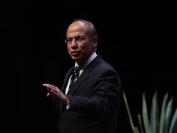 Según el Presidente López Obrador, sus antecesores, incluido Calderón, fueron ''benevolentes'' ante el robo de combustible; Calderón indica que los señalamientos son una ''estrategia mediática''.  EL INFORMADOR / ARCHIVO