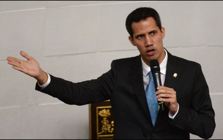 Autoridades no confirmaron que Trump analice esta posibilidad, pero dejan en claro que EU apoya a Juan Guaidó (foto) como presidente de la Asamblea Nacional. AFP / F. Parra