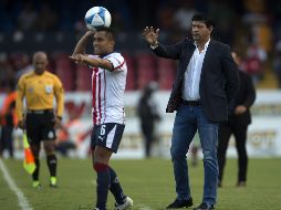 Como agua y aceite. Así es la relación entre Hernández (I) y Cardozo (D). MEXSPORT/ARCHIVO