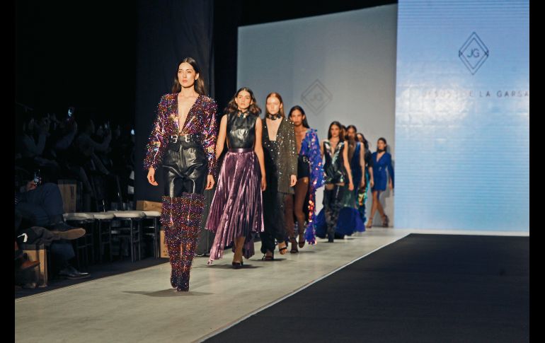 Los efectos tornasoles y los relieves en estampados ligeros son parte de la identidad estética que la firma explora por primera vez. EL INFORMADOR / E. Barrera