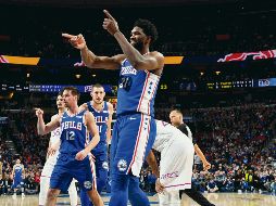 Joel Embiid encabezó a los 76ers con 31 puntos. AFP. J. Garrabrant