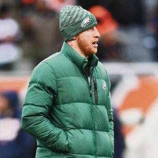 Carson Wentz será el titular el próximo año