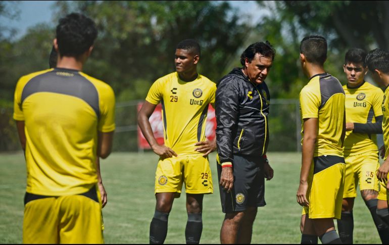 Jorge Dávalos y sus Leones Negros en un grupo difícil. EL INFORMADOR / F. Atilano