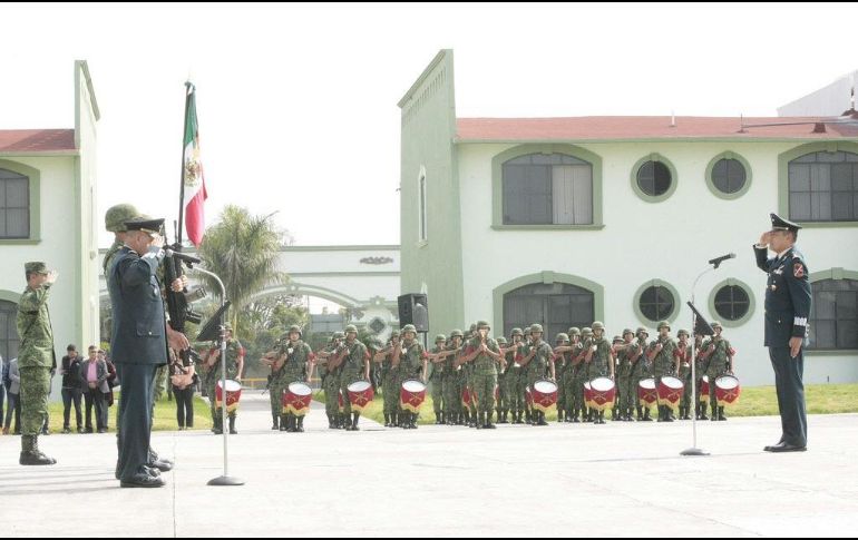 A lo largo de su carrera militar ha recibido las condecoraciones de perseverancia de quinta, cuarta, tercera, segunda y primera clase. TWITTER/ @PabloLemusN